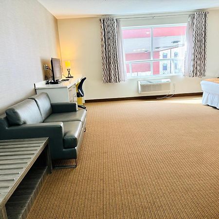 Fort Saskatchewan Southfort Inn מראה חיצוני תמונה