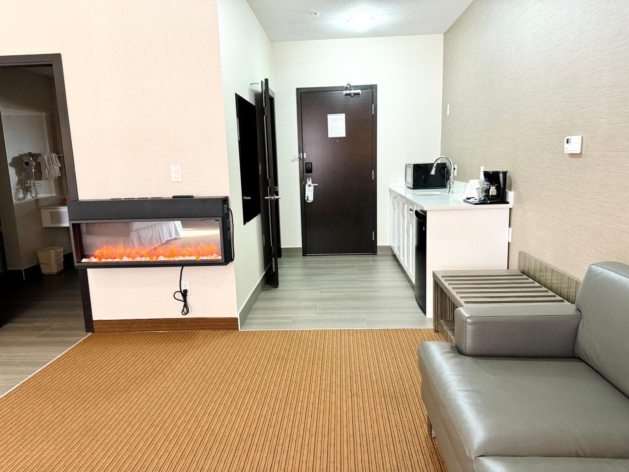 Fort Saskatchewan Southfort Inn מראה חיצוני תמונה