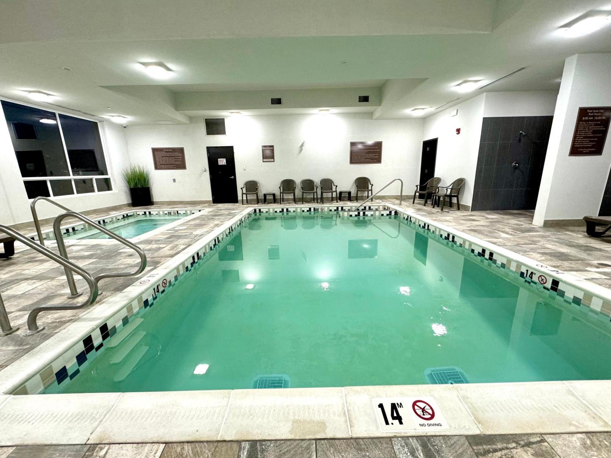 Fort Saskatchewan Southfort Inn מראה חיצוני תמונה