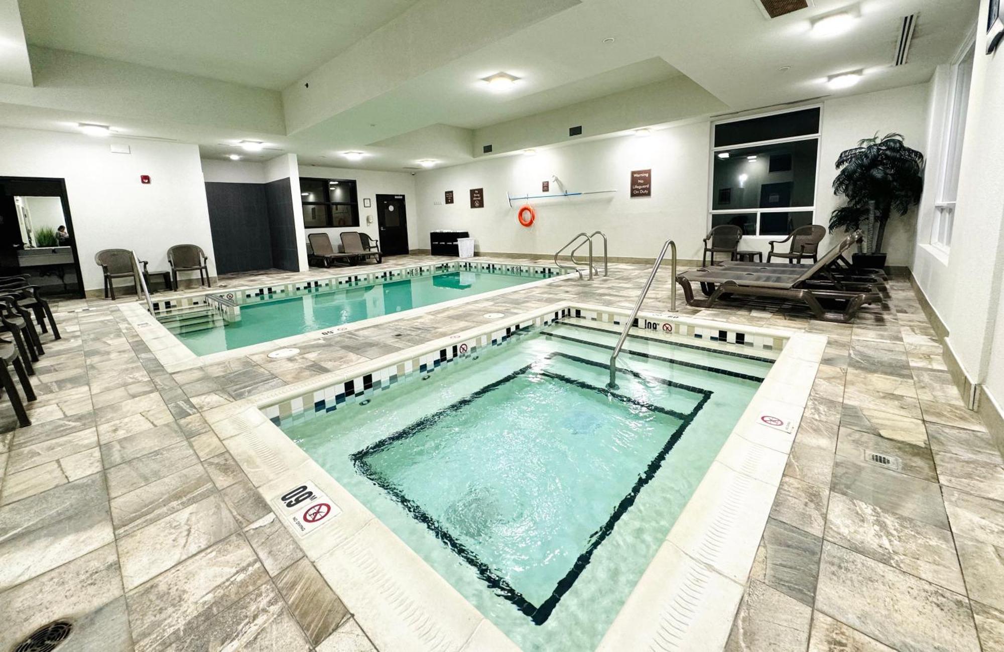 Fort Saskatchewan Southfort Inn מראה חיצוני תמונה