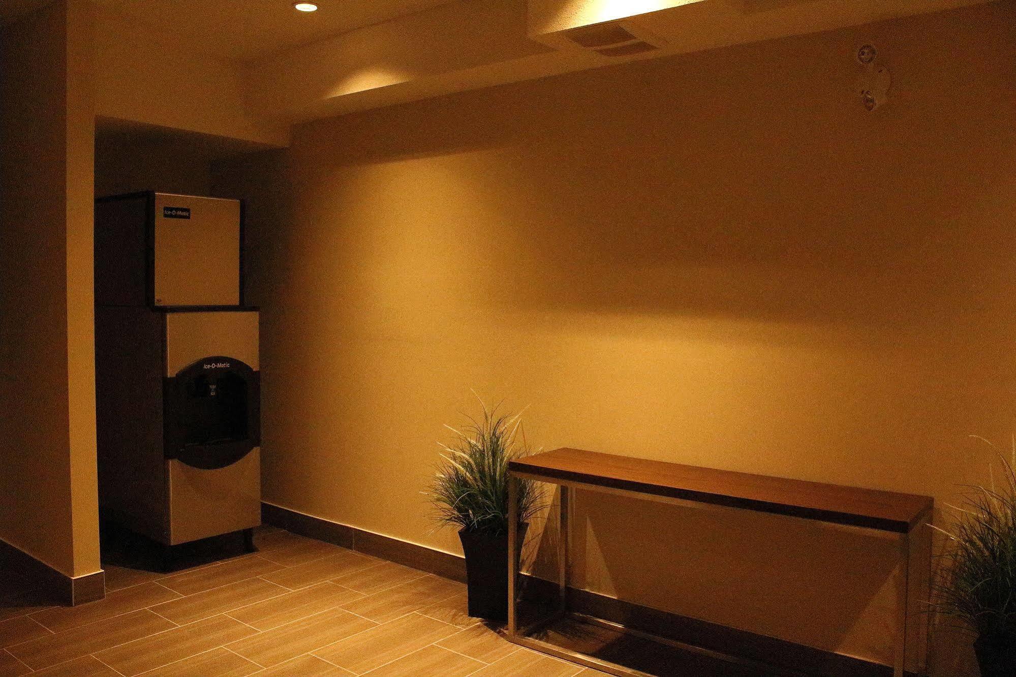 Fort Saskatchewan Southfort Inn מראה חיצוני תמונה